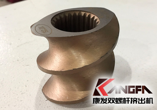 康發(fā)雙螺桿擠出機(jī)新一代螺紋套現(xiàn)已批量生產(chǎn)，請認(rèn)準(zhǔn)scjx激光防偽商標(biāo)。