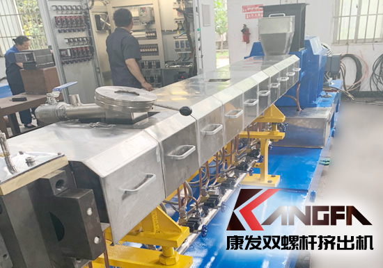 橡塑機(jī)械、橡塑原材料及化工助劑、輔助加工設(shè)備等行業(yè)盛會。2019深圳國際橡塑工業(yè)展（9月23-25日）。國內(nèi)外雙螺桿擠出機(jī)、橡塑行業(yè)上下游企業(yè)拓展市場的絕佳選擇！