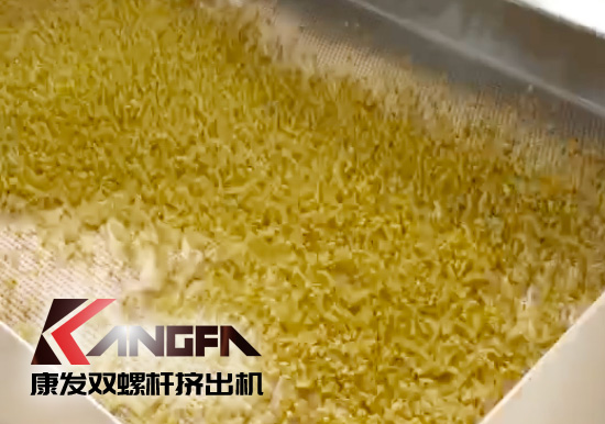 提升形象、完善產(chǎn)品及服務(wù)質(zhì)量?？蛋l(fā)雙螺桿擠出機新疆烏魯木齊某客戶服務(wù)回訪！