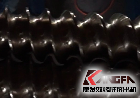康發(fā)雙螺桿擠出機(jī)螺桿優(yōu)異的自潔性能視頻展示，同時具備優(yōu)異的混合性能